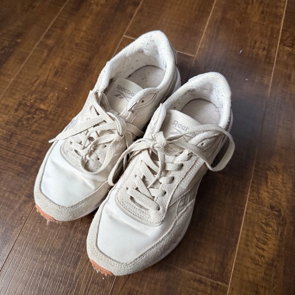 Reebok sneakers - Picture 2 of 4